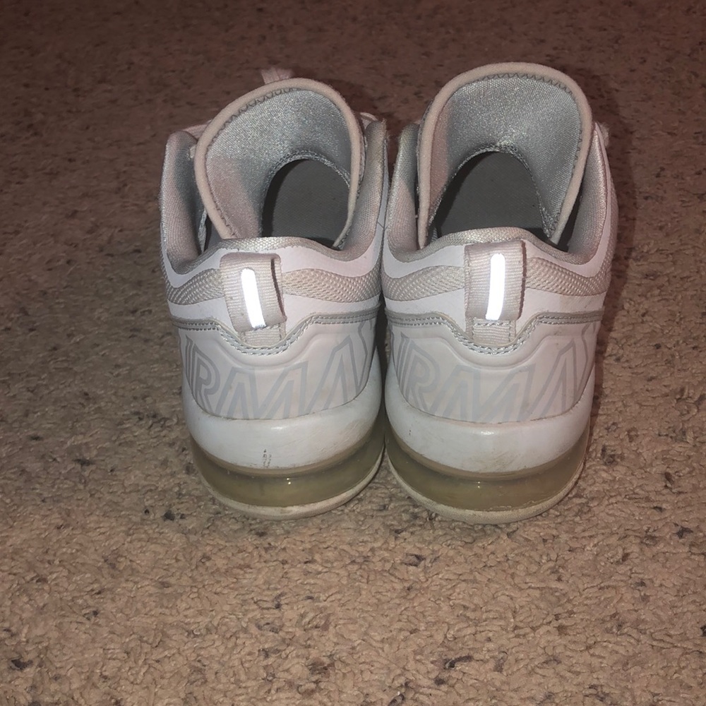 Nike’s - Picture 2 of 3